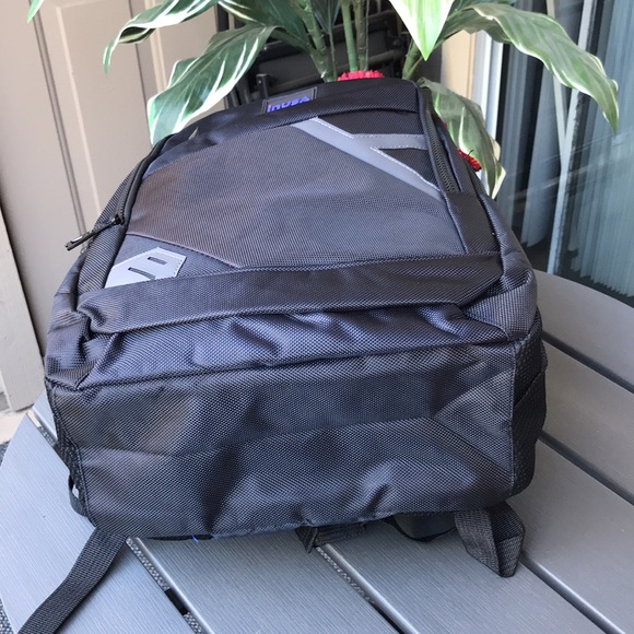 B7 Inusa Backpack - Picture 8 of 13